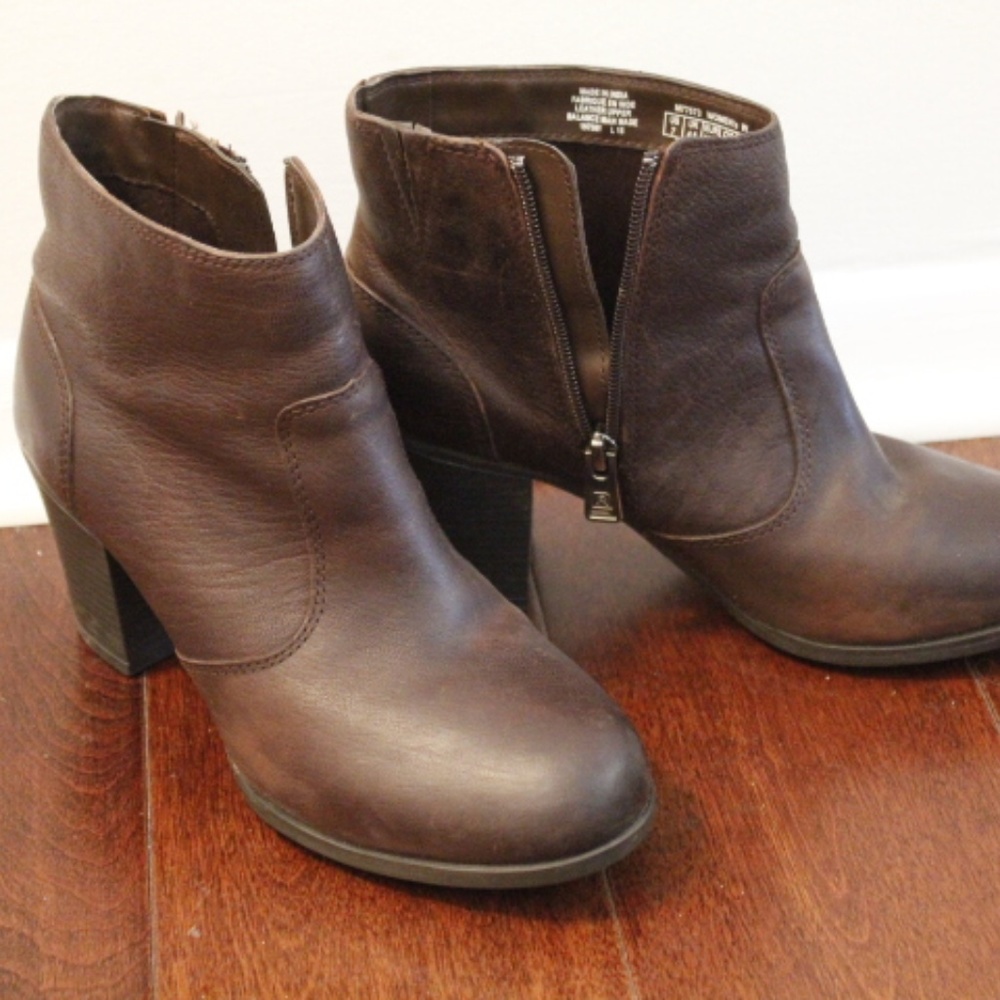 Rockport City Casuals Catriona Zip Bootie size 7